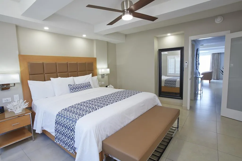 Divi Dutch Village Beach Resort شاطئ بالم